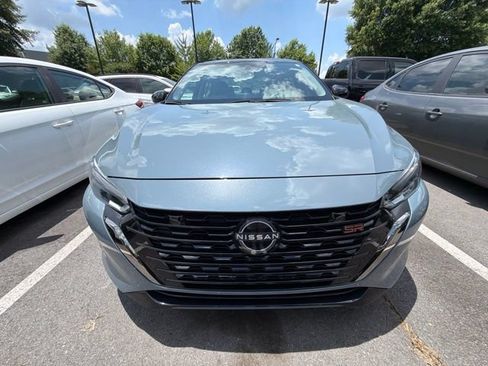 Used 2025 Nissan Sentra SR w/ SR Premium Package FWD image 2