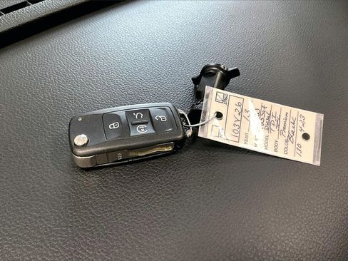 Used 2013 Volkswagen Passat TDI SEL Premium image 11