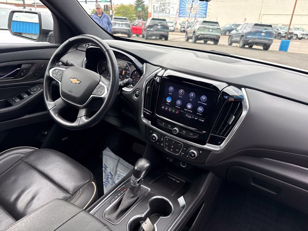 Used 2022 Chevrolet Traverse Premier w/ LPO, Floor Liner Package AWD/4WD image 39