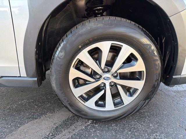 Used 2024 Subaru Outback Premium AWD/4WD image 28