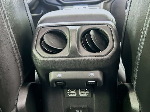 Used 2022 Jeep Wrangler Unlimited Sahara w/ Cold Weather Group AWD/4WD image 26