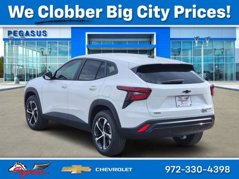 New 2026 Chevrolet Trax RS w/ Driver Confidence Package FWD image 5