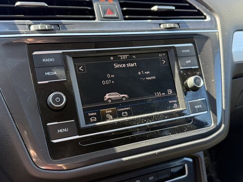Used 2020 Volkswagen Tiguan S image 22