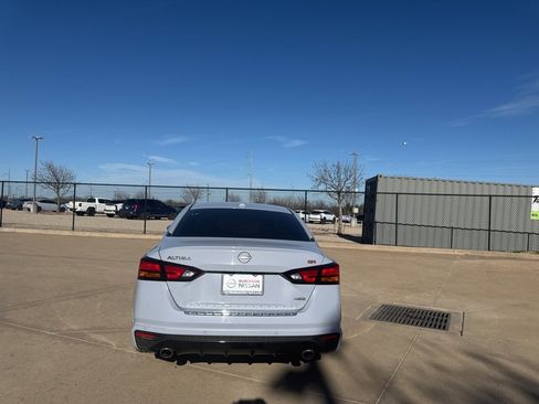 Certified 2023 Nissan Altima 2.5 SR w/ SR Premium Package image 4