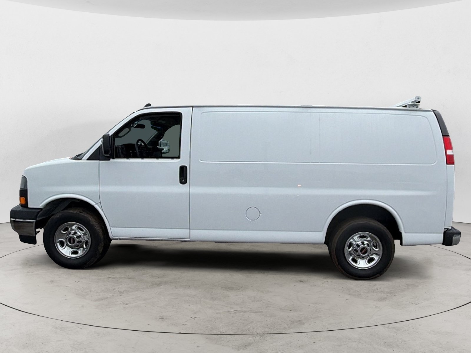 Used 2020 GMC Savana 2500 w/ Driver Convenience Package RWD image 2