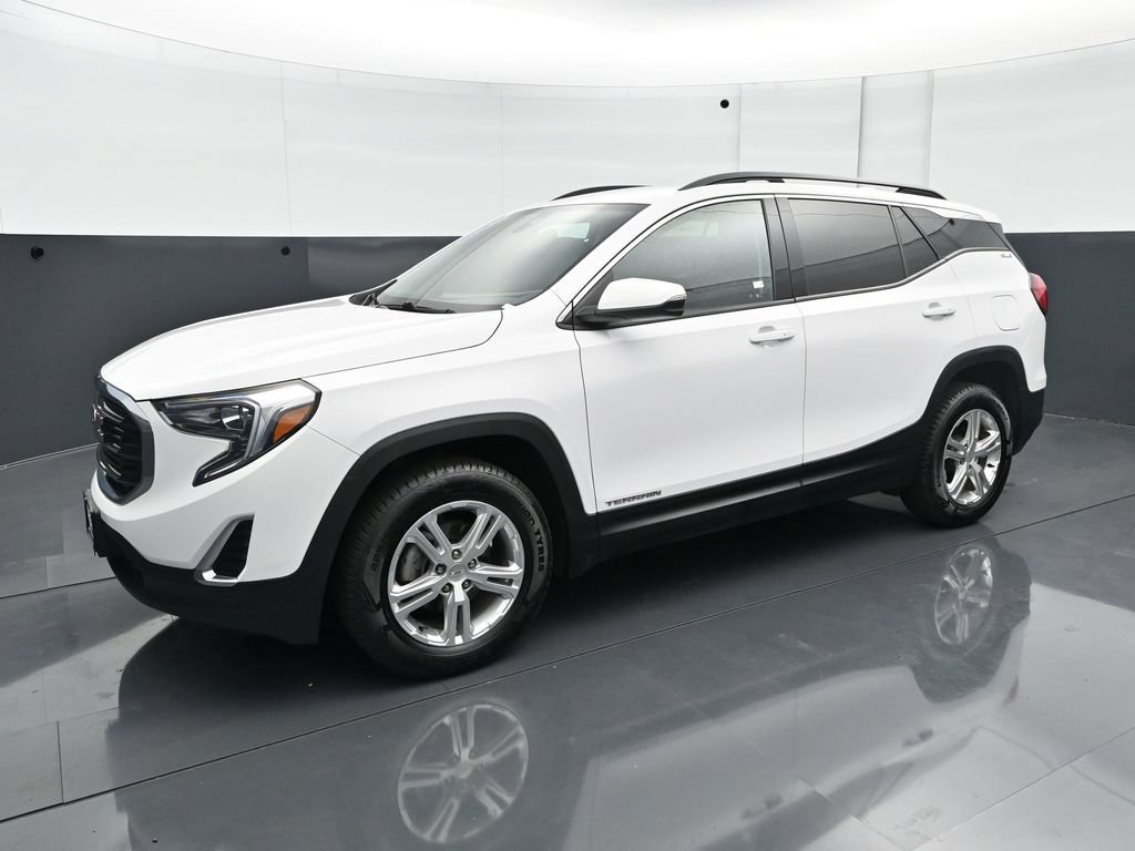 Used 2020 GMC Terrain SLE w/ Driver Convenience Package AWD/4WD image 2