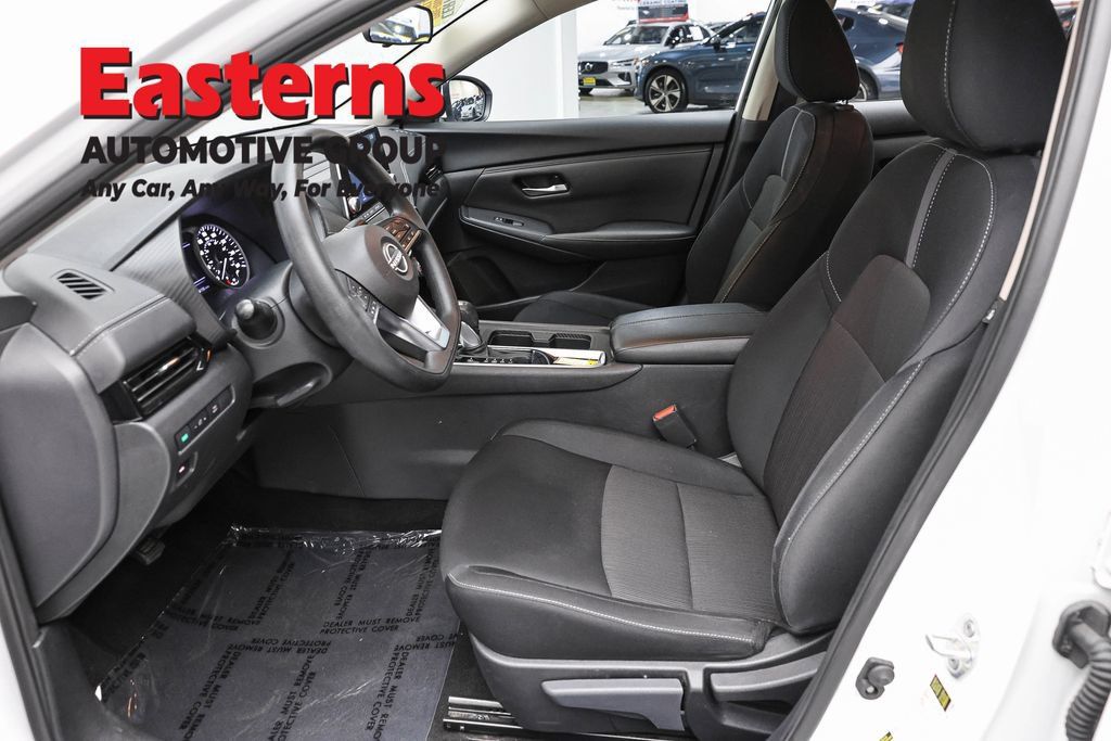 Used 2024 Nissan Sentra SV FWD image 14