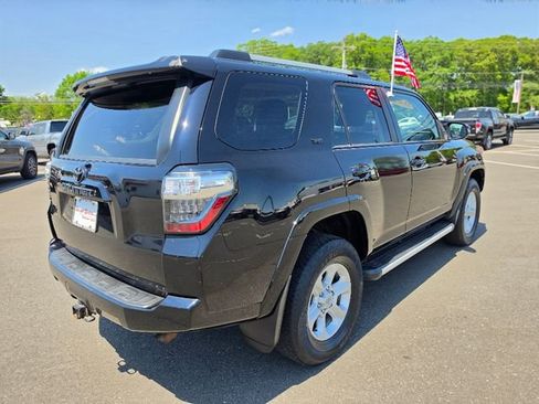 Used 2022 Toyota 4Runner SR5 Premium w/ Moonroof Package AWD/4WD image 7