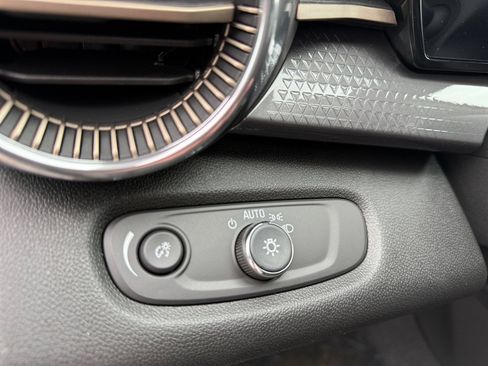 New 2026 Chevrolet Trax ACTIV w/ Sunroof Package image 21