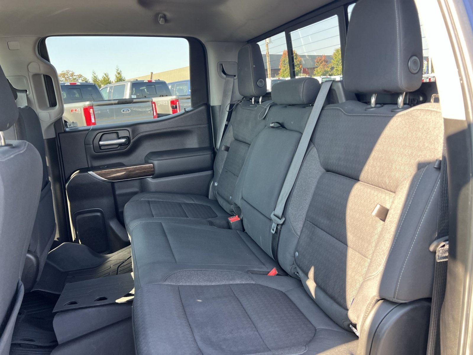 Used 2020 GMC Sierra 1500 SLE w/ SLE Value Package AWD/4WD image 23