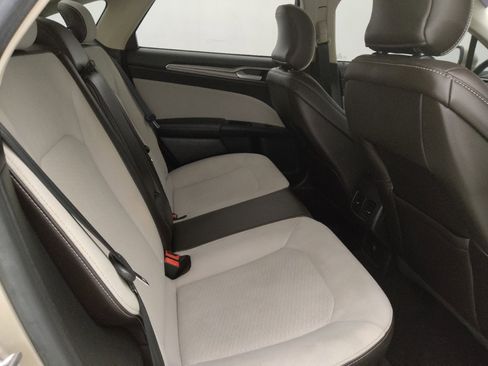 Used 2019 Ford Fusion SE w/ Equipment Group 151A image 19