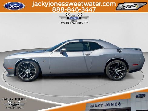 Used 2017 Dodge Challenger R/T Scat Pack RWD image 2