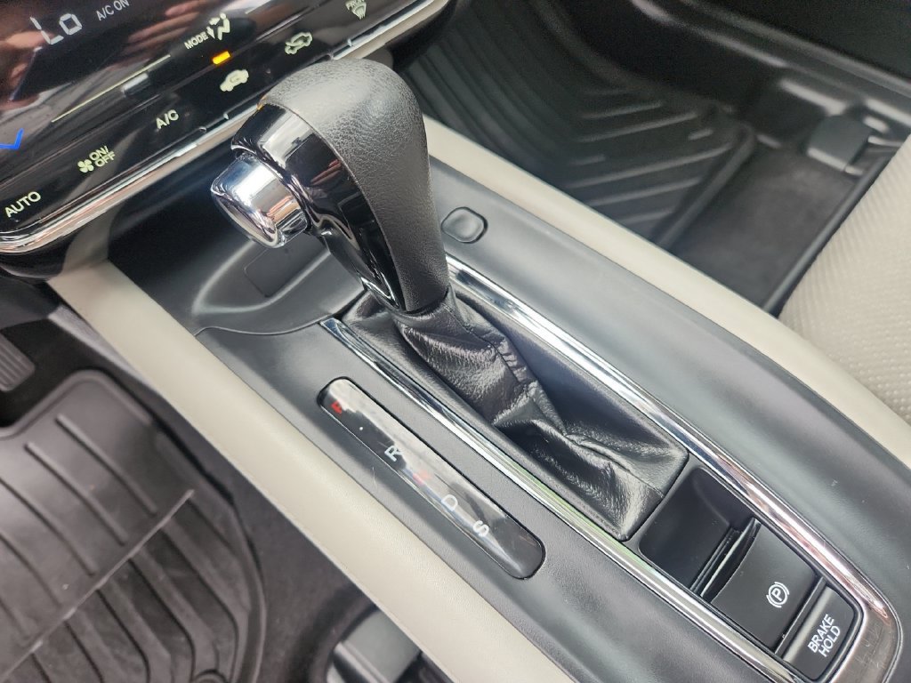 Used 2017 Honda HR-V EX image 18