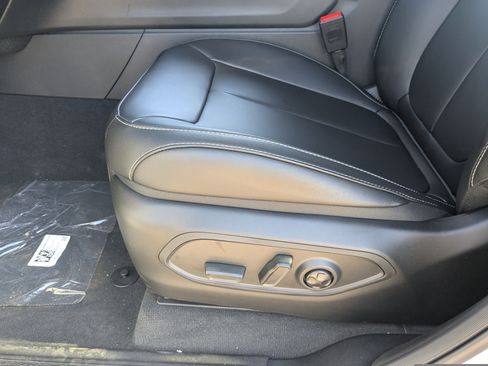 New 2025 Jeep Grand Cherokee Limited w/ Black Appearance Package RWD image 17