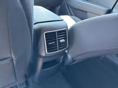 Used 2025 Kia Sportage LX FWD image 22