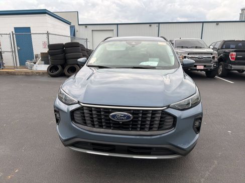 Used 2025 Ford Escape SE w/ PHEV Premium Package image 16