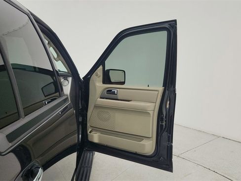 Used 2010 Ford Expedition Limited image 27