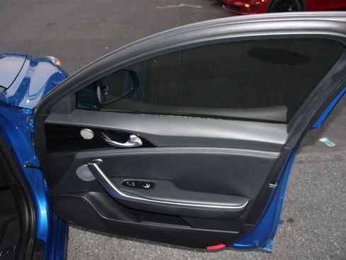 Used 2019 Kia Stinger Premium image 13