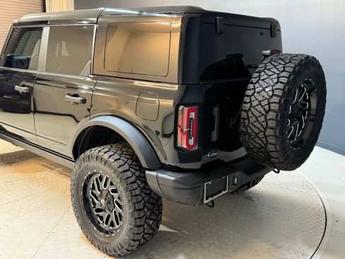 Used 2025 Ford Bronco Badlands image 24