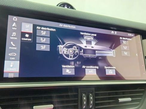 Used 2019 Porsche Cayenne image 47