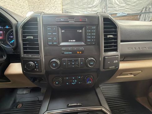 Used 2019 Ford F250 XLT w/ XLT Value Package AWD/4WD image 19