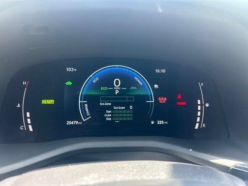 Used 2025 Toyota Camry SE FWD image 7