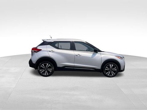 Used 2020 Nissan Kicks SR FWD image 6