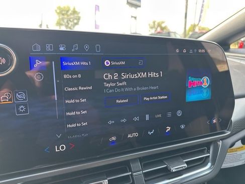 New 2026 Chevrolet Equinox EV LT image 30