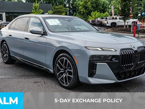 Used 2024 BMW 760i xDrive w/ Premium Package image 4