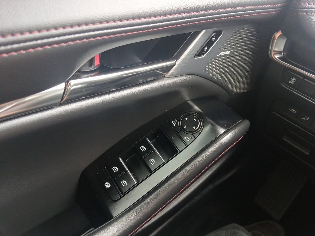 Used 2023 MAZDA MAZDA3 s FWD image 19