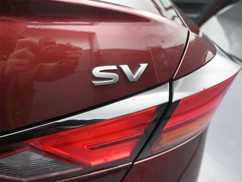 Used 2024 Nissan Altima 2.5 SV image 11