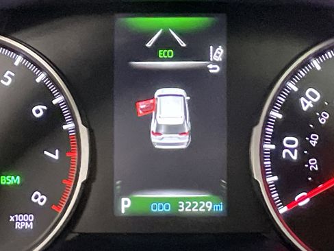 Certified 2022 Toyota RAV4 XLE w/ Convenience Package image 22