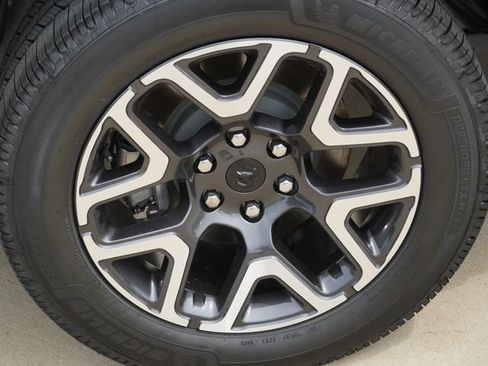 Used 2025 RAM 1500 Laramie w/ Sport Appearance Package AWD/4WD image 11