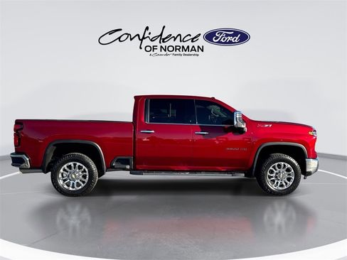 Used 2024 Chevrolet Silverado 3500 LTZ w/ LTZ Premium Package image 10
