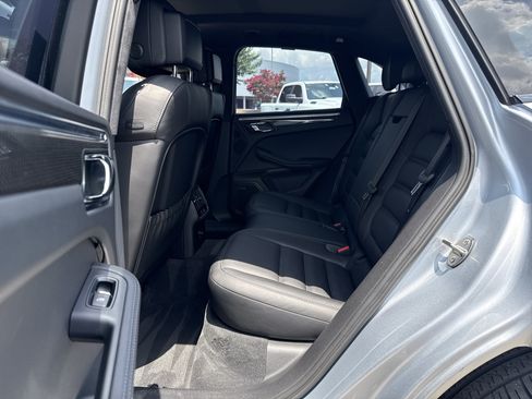 Used 2016 Porsche Macan Turbo AWD/4WD image 21