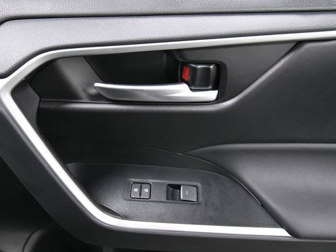 Used 2025 Toyota RAV4 XLE image 29