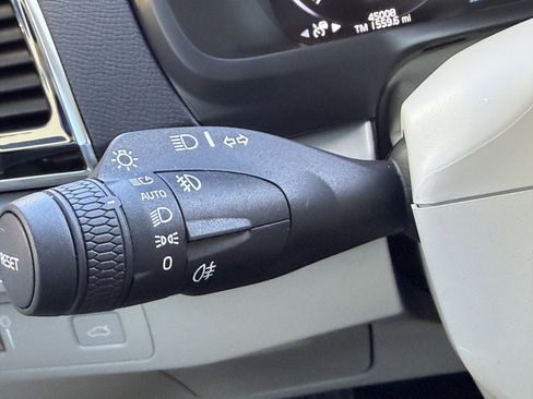 Certified 2022 Volvo XC90 T5 Momentum image 27