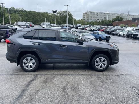 Used 2022 Toyota RAV4 LE AWD/4WD image 7