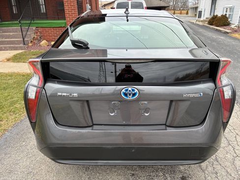 Used 2016 Toyota Prius Two image 9