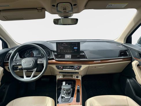 Used 2023 Audi Q5 2.0T Premium w/ Convenience Package AWD/4WD image 8