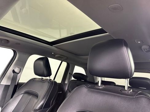 Used 2022 Jeep Grand Cherokee Limited 4xe image 12