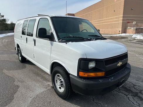 Used 2015 Chevrolet Express 2500 image 33