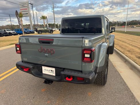 Used 2025 Jeep Gladiator Rubicon image 6