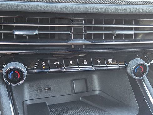 New 2026 Chevrolet Traverse High Country w/ LPO, Floor Liner Package image 30