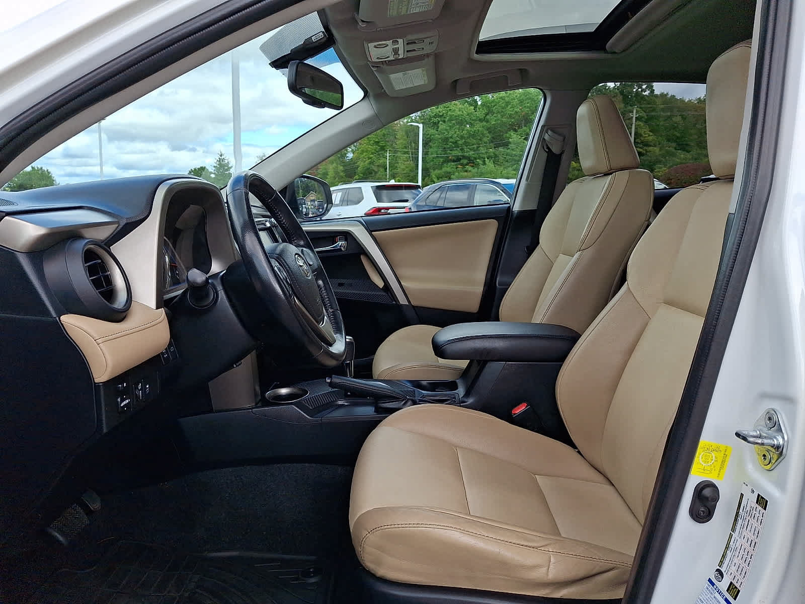 Used 2014 Toyota RAV4 Limited AWD/4WD image 14