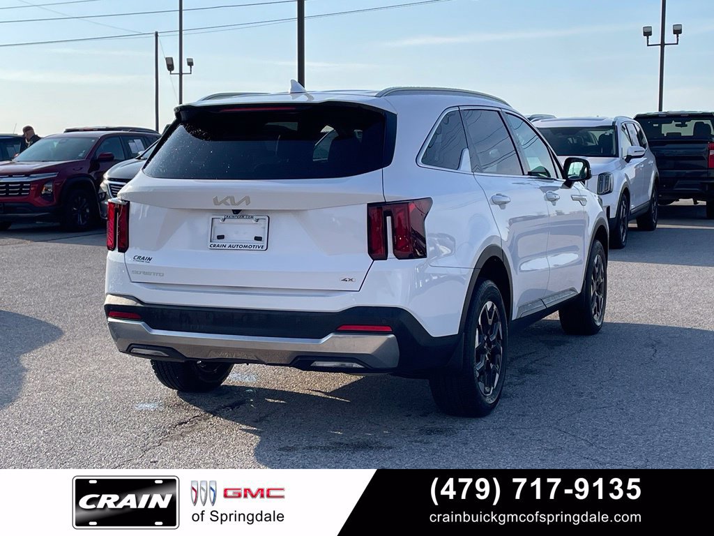 Used 2025 Kia Sorento S AWD/4WD image 7