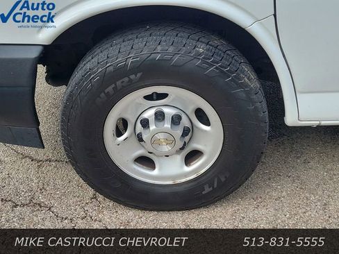 Used 2021 Chevrolet Express 2500 w/ Driver Convenience Package RWD image 9