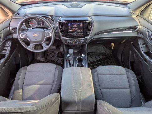 Used 2023 Chevrolet Traverse LT image 25