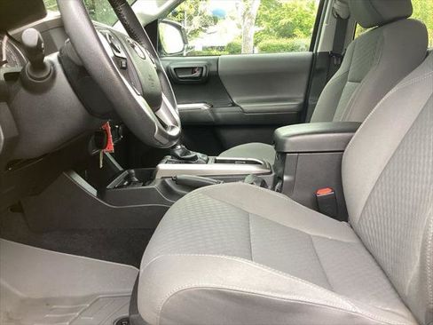 Certified 2022 Toyota Tacoma SR5 RWD image 3