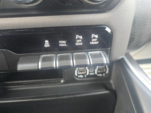 Used 2022 RAM 1500 Big Horn AWD/4WD image 20